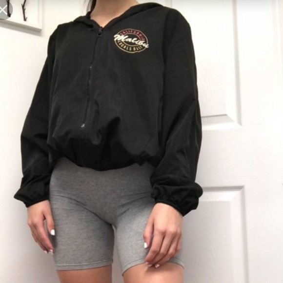 Brandy Melville Malibu Windbreaker - Picture 2 of 3